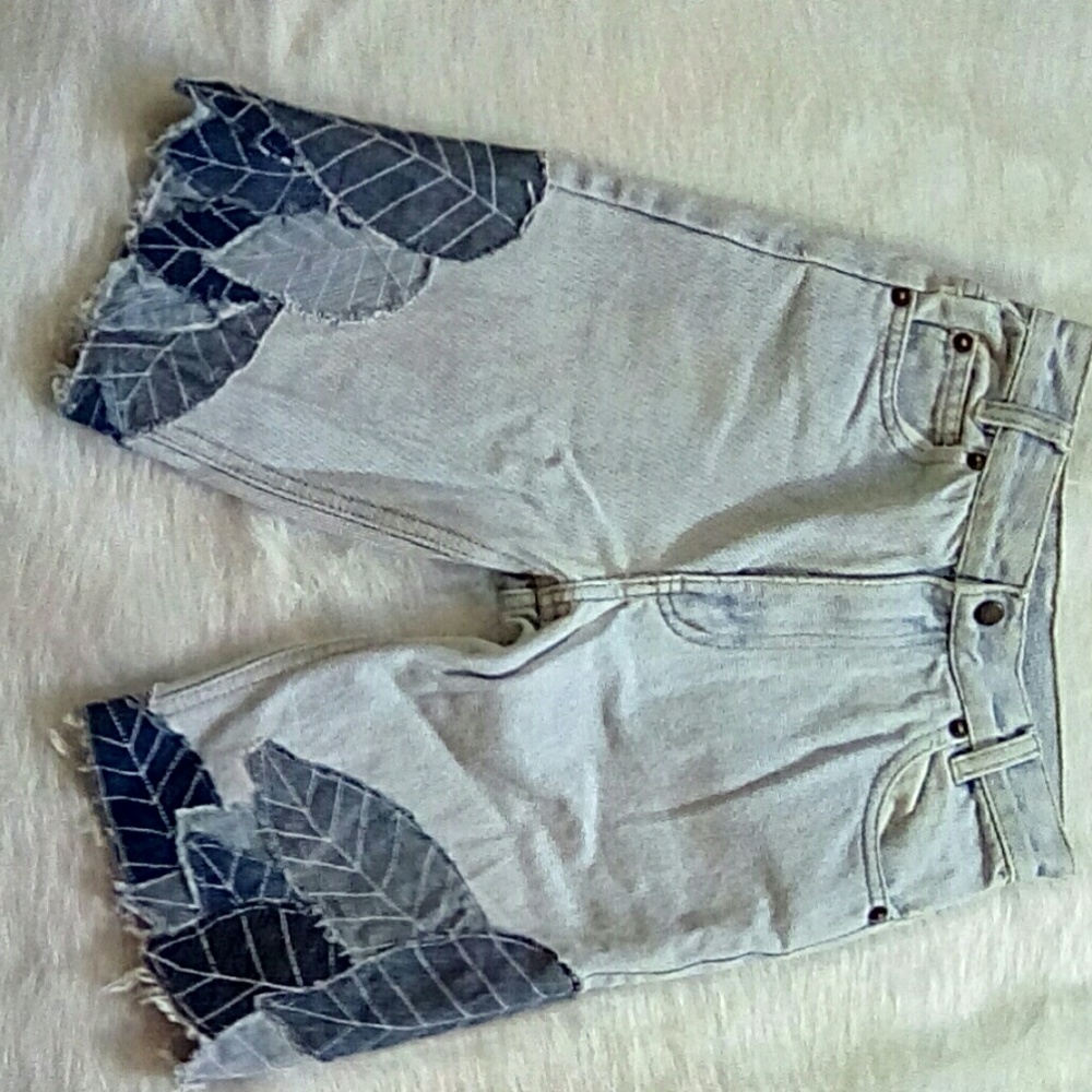 SHORTS Arizona Jeans Company altered embellished shorts